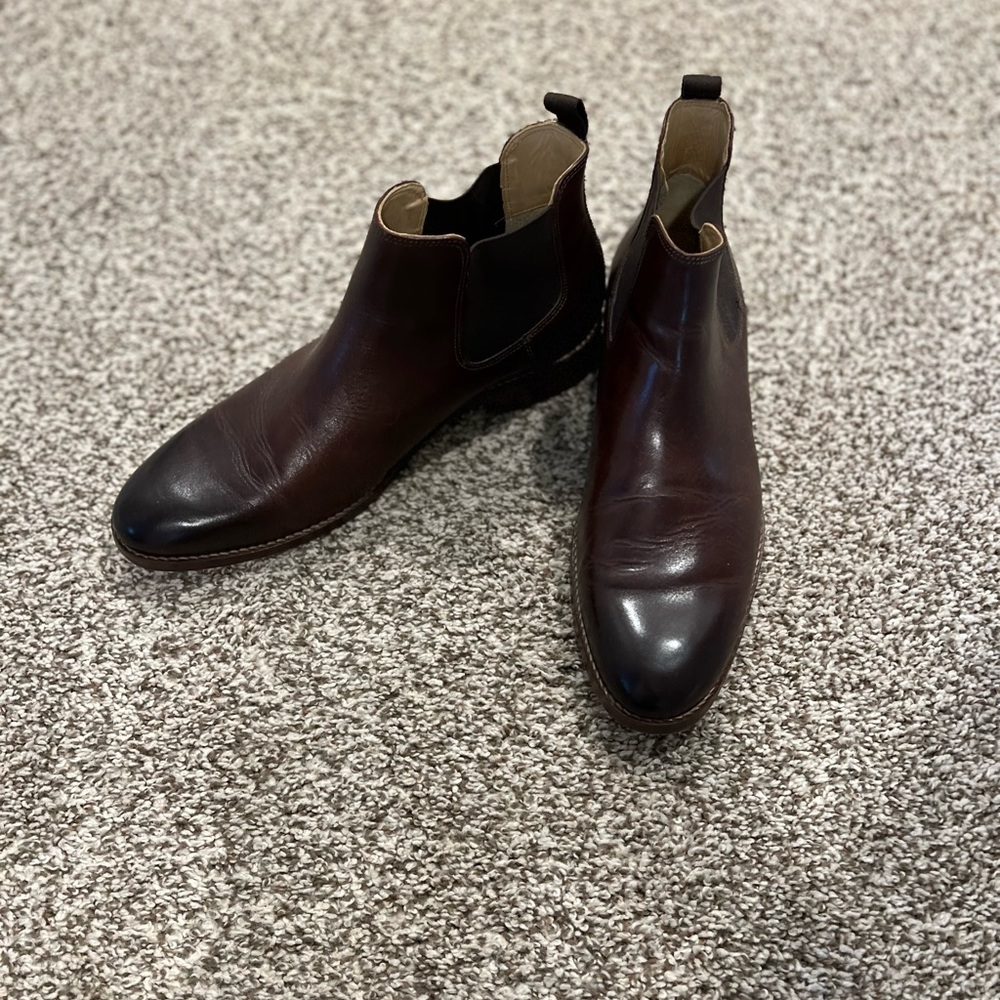 Johnston and Murphy Men’s Chelsea boot